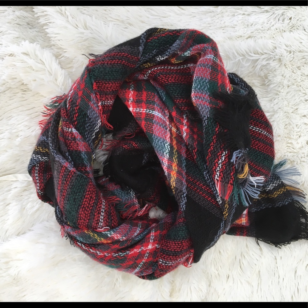 GUC blanket scarf
